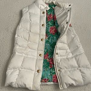 WHITE LILY PULITZER VEST - SIZE XS
